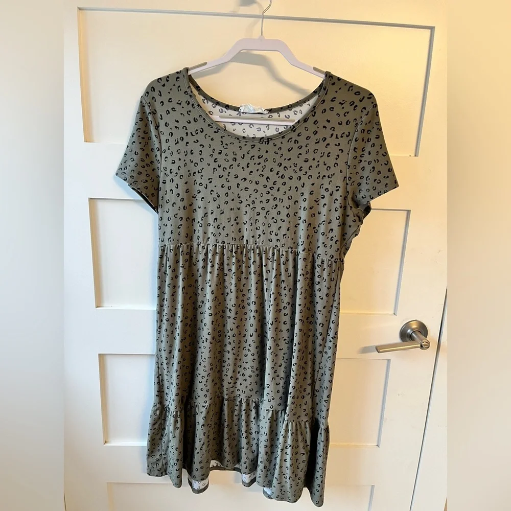 Dress - Picture 1 of 3